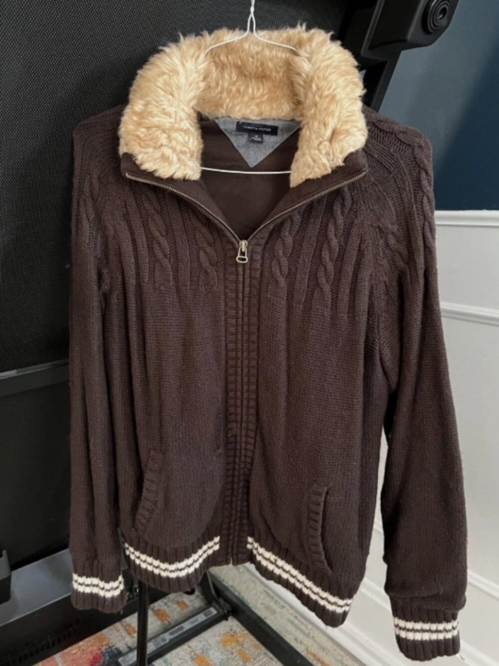 Tommy Hilfiger Women's Y2K Sporty Zip Up Cable Cardigan with Faux Fur Collar XL